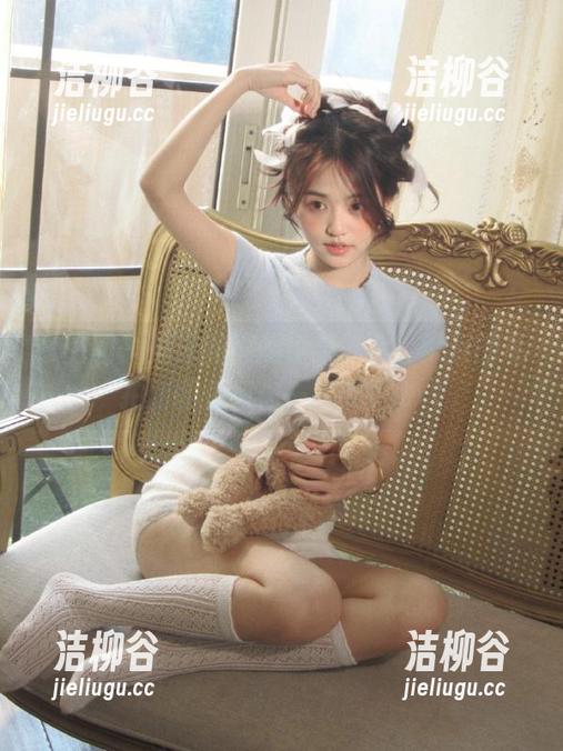 嗲囡囡 - 从未见过的小果冻儿，可爱的私拍套图值得你一探究竟.txt