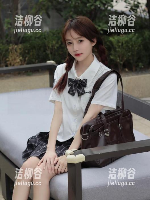 嗲囡囡 - 施忆佳KITTY白裙系列图集，记录下唯美瞬间与青春气息.txt