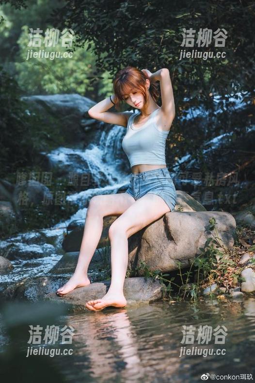 嗲囡囡 - 源自梦小楠小夜猫的可爱私房风格，原图带你领略不一样的青春气息.txt