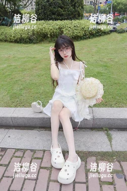 嗲囡囡 - 绽放美丽！陈雅漫VICKYJK原图与梦幻合集，一同欣赏青春风采.txt