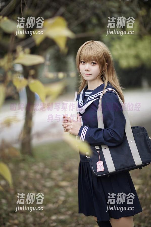 嗷呜虎虎定制写真作品：重拾莉莉娅的经典与现代之美.txt