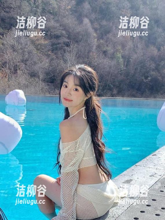 头条女神 - JennyR为你展示私房健身写真合集，领略健身之美的新视角！.txt