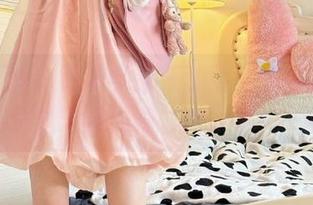 头条女神 - 张梓柔女王的可爱图片分享，带你进入她的奇妙世界哦！.txt
