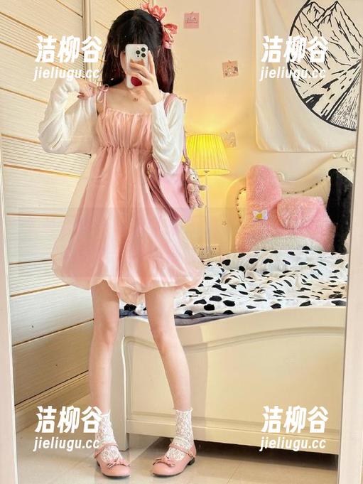 头条女神 - 张梓柔女王的可爱图片分享，带你进入她的奇妙世界哦！.txt