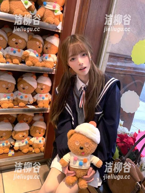 头条女神 - 张蓝欣的瑜伽写真合集：不学无术的我也想试试！.txt