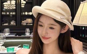 头条女神 - 查莉娅的护士作品美图资源，展现不平凡的职业背后的故事与情感.txt