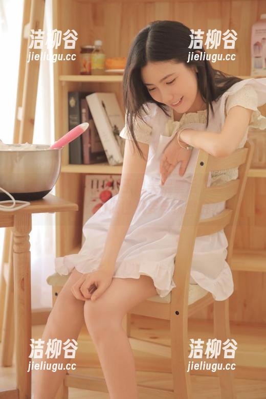 头条女神 - 下载“玉肌美腿皇后”写真合集，发现王竹的倾世风姿与优雅魅力.txt