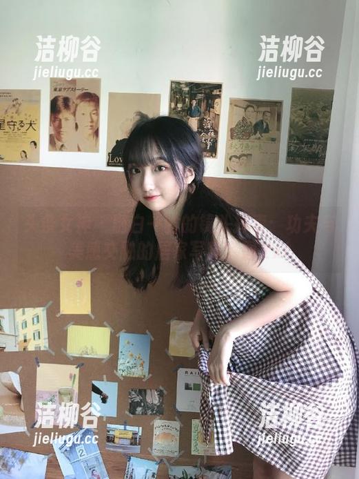 头条女神 - 随白一晗的镜头探索：功夫与美感交融的居家写真套图.txt