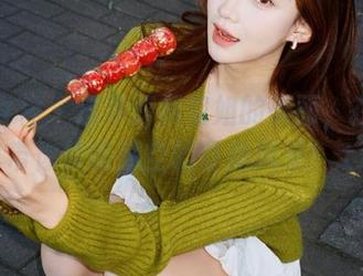 头条女神 - 追寻蔡楠空姐的美丽，在线写真带你领略高空的时尚风采！.txt