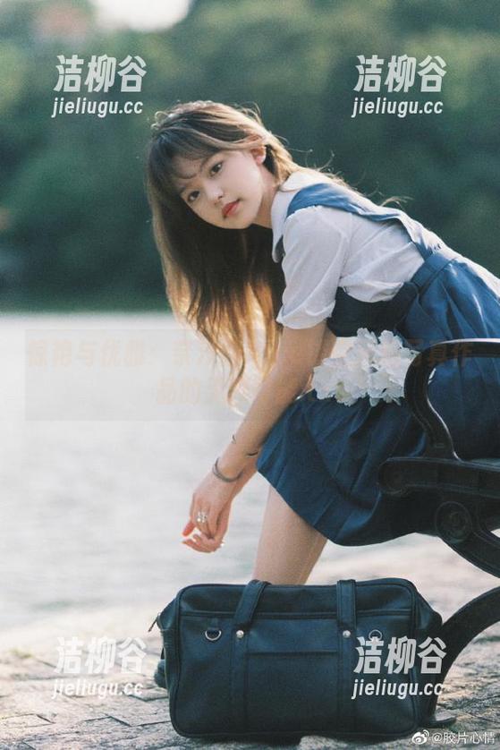 惊艳与优雅：奈汐酱Nice镂空风格写真作品的无限可能.txt