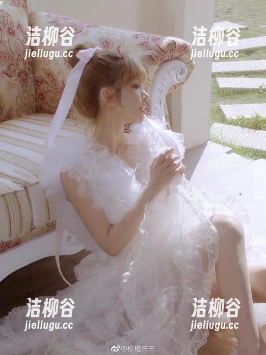 妖精社 - 众女神全新裸足作品集，免费高清图库资源分享！.txt