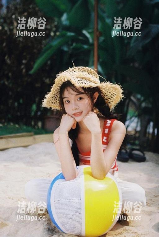 妖精社 - 柒子白纱裙劈叉写真创作合集，带你领略优雅与活力的完美结合.txt