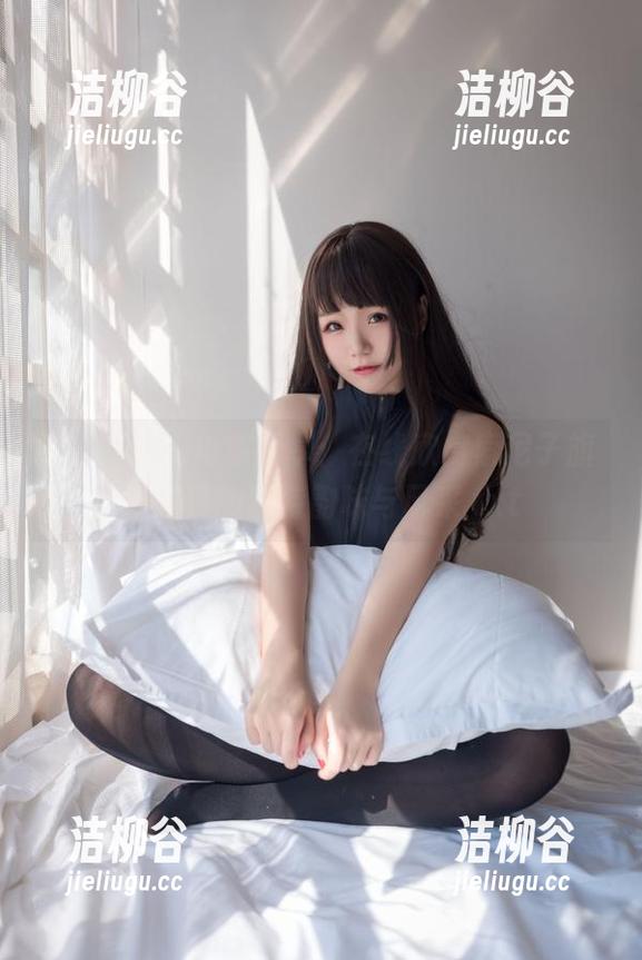 宅夏yoko与您分享：在线欣赏索尼子旗袍写真的独特韵味与风采.txt