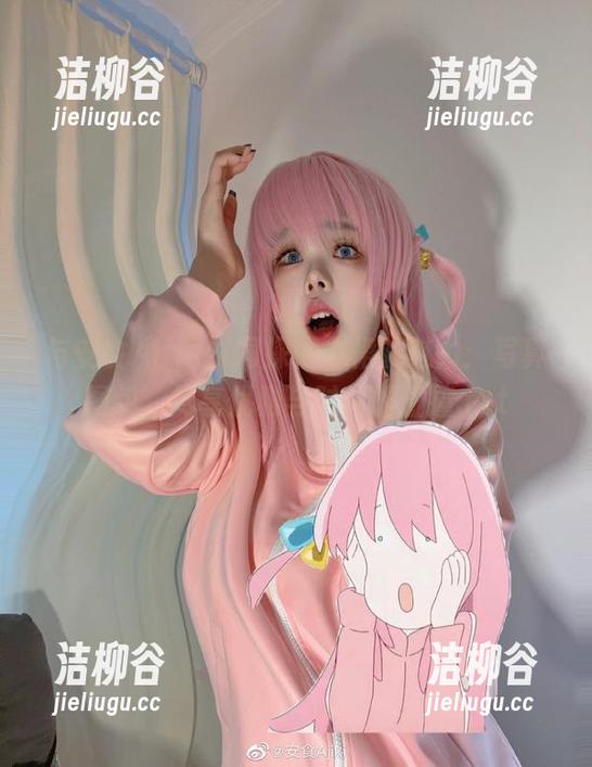 与安食Ajiki共同探索白裙的魅力：写真图包，尽享优雅与时尚的碰撞.txt