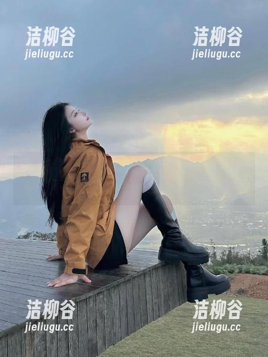 宋哈娜 最新力作,宋哈娜Rogle-紧身裤写真集:不止是紧身,更是心动!.txt