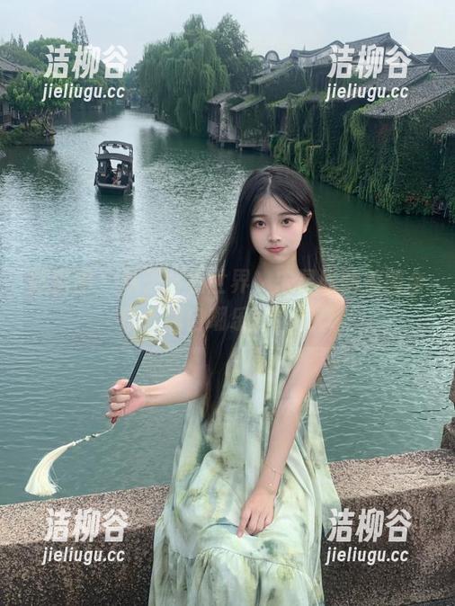 微密圈 - 从天台看世界，宋昱欣的美图合集带你自嘲乐翻天.txt