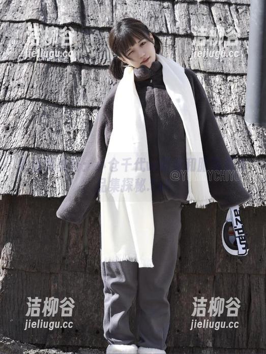 小仓千代w 短暂而美好:小仓千代w最新和服写真作品集探秘.txt