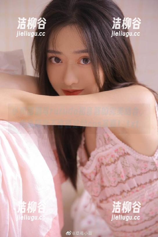小和甜酒与rurudo初音酱的完美结合，缔造精彩不容错过的cos写真！.txt