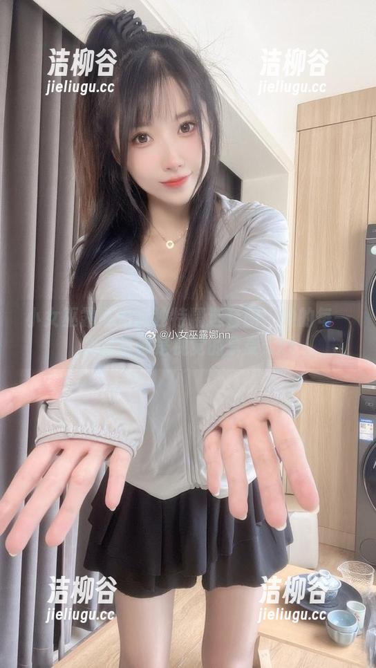 小女巫露娜 小女巫露娜流音独特精选套图:她的每一次出镜都是视觉的享受.txt