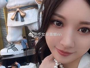 小女巫露娜最新作品集：金丝旗袍网袜，绽放迷人魅力，尽显独特个性！.txt