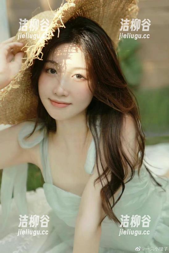 微密圈 - 小芯酱独家私房图鉴：微信朋友圈系列高清图片全集.txt
