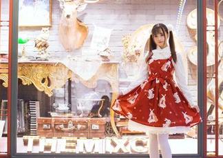 不容错过的写真作品：快来观看“小野妹子w”和妲己的甜美玩耍瞬间吧.txt
