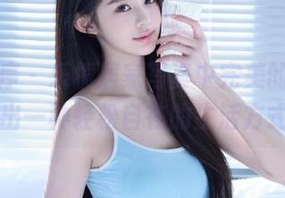 少女秩序 - 乐栀居家写真中完美的原图，传达出一种轻松自在的生活方式.txt