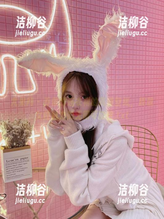 尤果网 - 乔依琳连衣裙的高清壁纸，展现女性魅力的无限可能性.txt