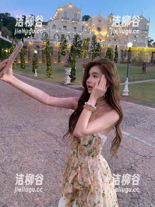 尤果网 - 周妍希毛衣写真精选，缔造甜美与舒适并存的时尚风范.txt