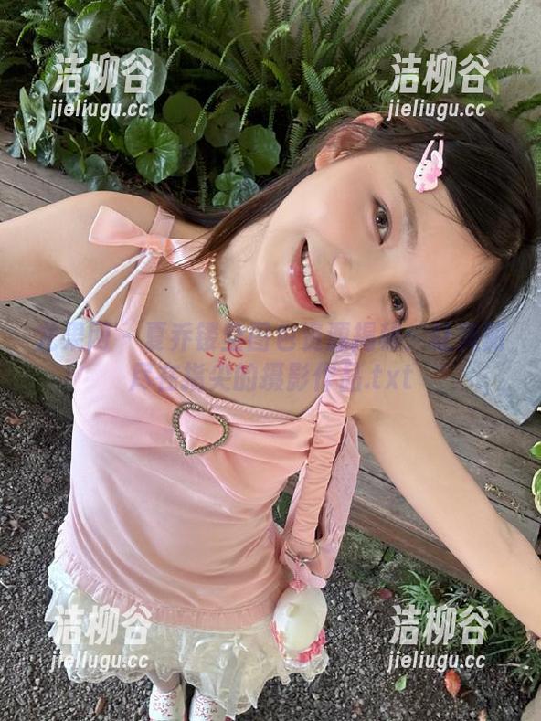 尤果网 - 夏乔镂空图包资源揭秘：让美丽尽在指尖的摄影作品.txt