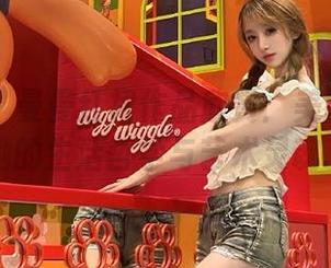 尤果网 - 曼曼红裙作品欣赏：美图带你感受她的生活哲学与艺术灵魂.txt