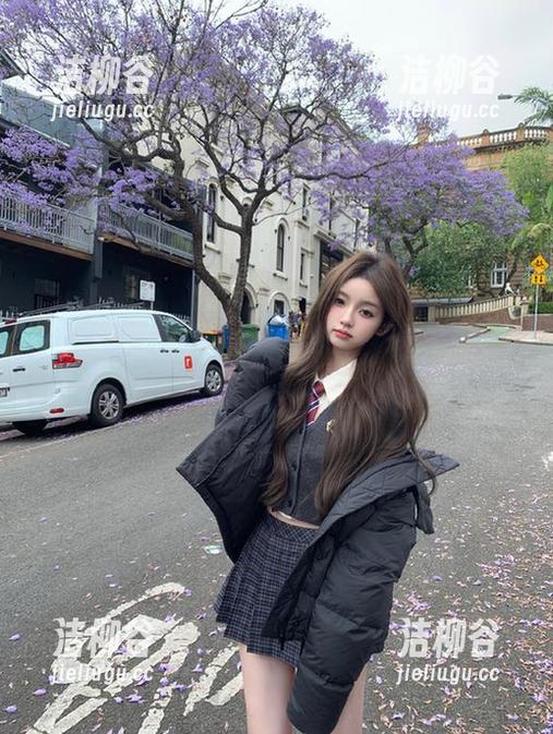 尤果网 - 一键下载最新图库，杨果果花嫁写真，笑声中更有爱意！.txt