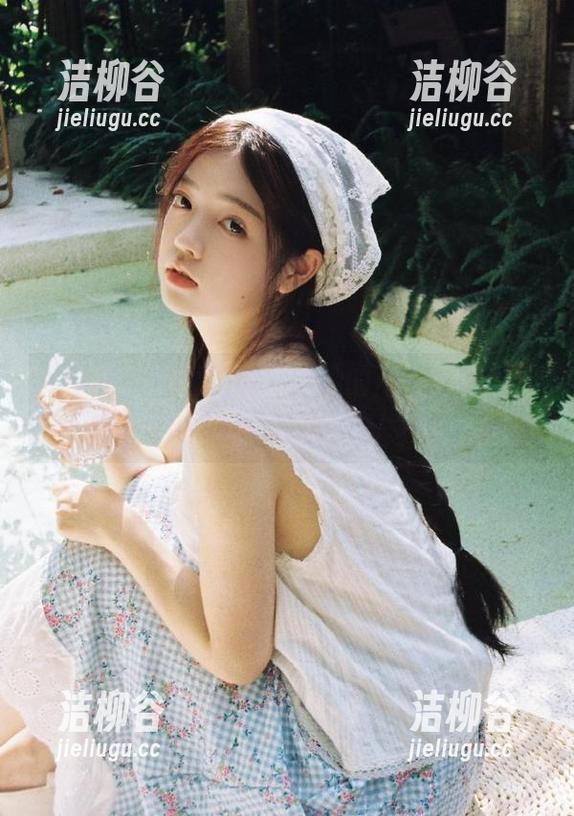 尤果网 - 莉恩亲自分享她的吊带写真图片，感受每一份细腻与魅力的碰撞！.txt