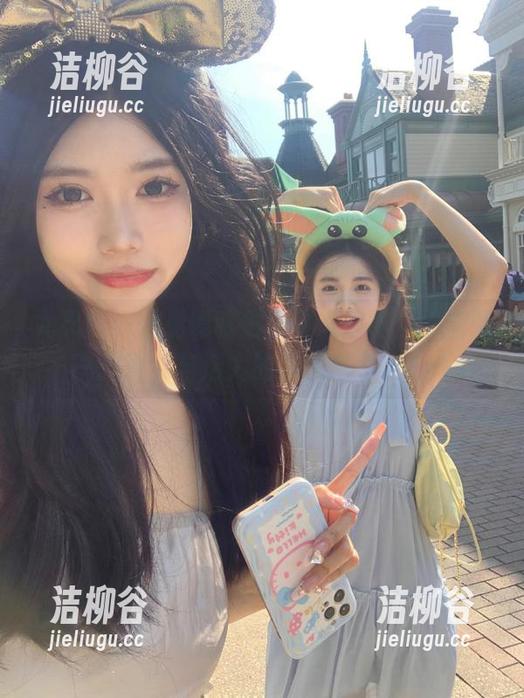 尤果网 - 观看谭晓彤的夏天写真，捕捉那一抹青春与活力的无尽魅力！.txt