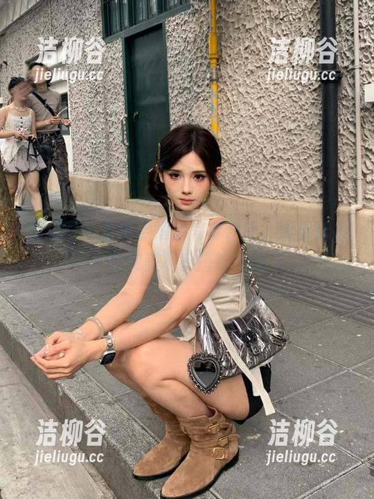 尤果网 - 金禹熙短裤写真合集，清新活力的完美夏季搭配.txt