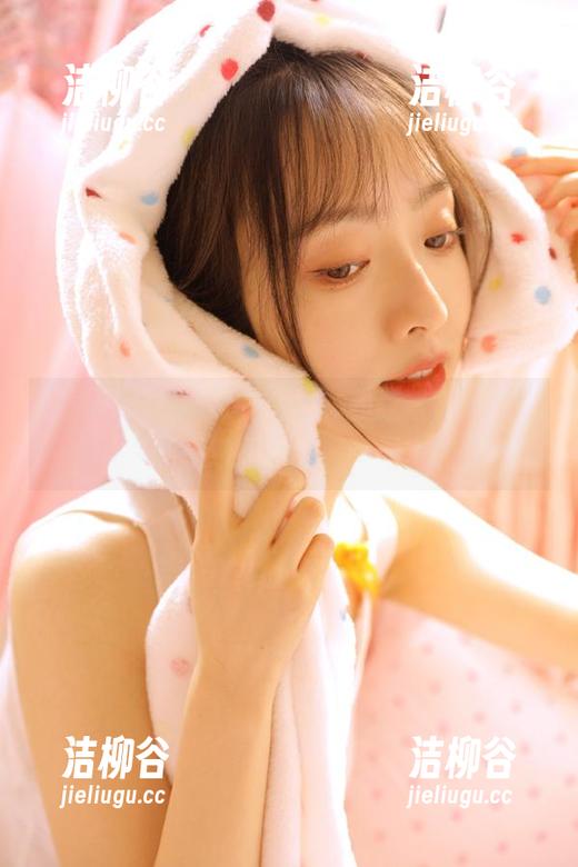 尤果网 - 黛斯羽在线发布豹纹写真，点击获取高清原图绝美瞬间.txt