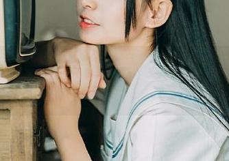 尤物馆 - 让职业装焕发光彩：李宓儿的美图与照片分享.txt