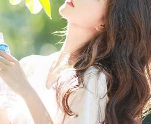尤物馆 - 福利放送，王紫林体操服写真展示完美身姿！.txt