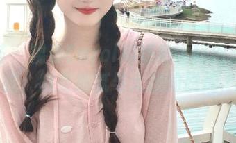 尤蜜荟 - 观看Carol周妍希诠释肉丝艺术作品，感受细腻与大胆的碰撞.txt