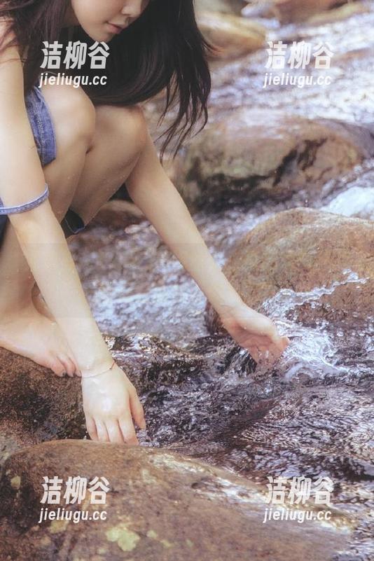尤蜜荟 - Egg_尤妮丝女王最新写真照片，一场视觉盛宴等你来欣赏.txt