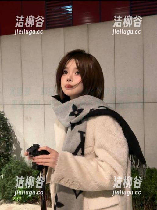 尤蜜荟 - 别错过！Lucky沈欢欣呈现的裤里丝美图，绝对让你赞不绝口的视觉盛宴！.txt