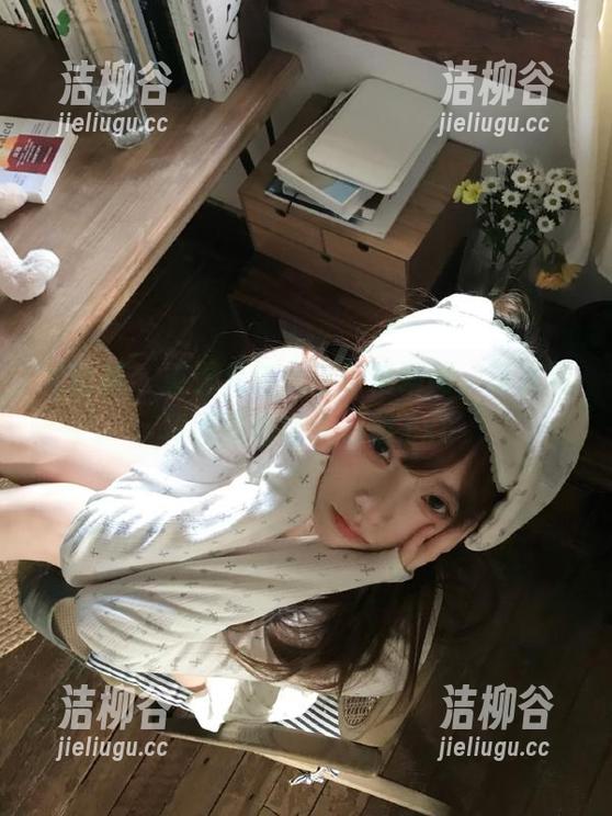 尤蜜荟 - 重温允尔女王惊艳瞬间，每张写真原图都让人心动.txt