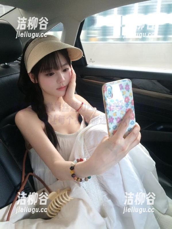 尤蜜荟 - 尤妮丝魅力四射的美脚写真：壁纸让每个视角都迷人.txt