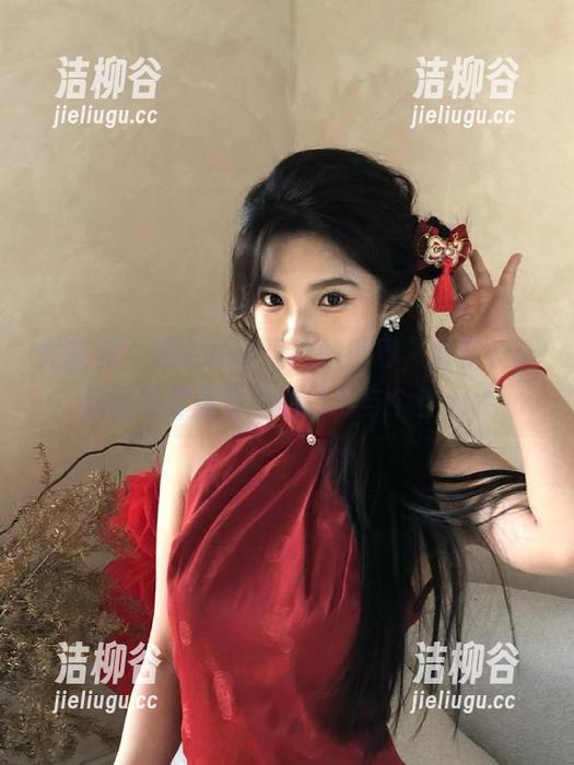 尤蜜荟 - 走进是小逗逗的世界，最新长腿原图写真展现她的时尚与个性.txt