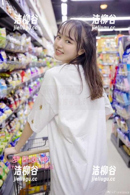 屿鱼yukako的摄影旅程：兔女郎与蔚蓝档案的图库奇遇.txt