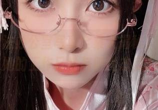 布丁大法办公室写真全集大揭秘，原图呈现她的工作日常与时尚态度.txt