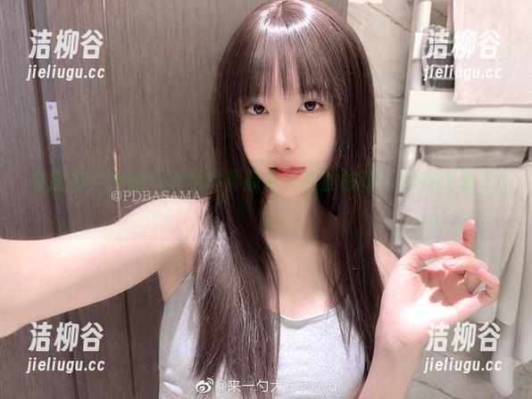 发掘布丁大法：美足写真原图背后的故事，尽在这里.txt