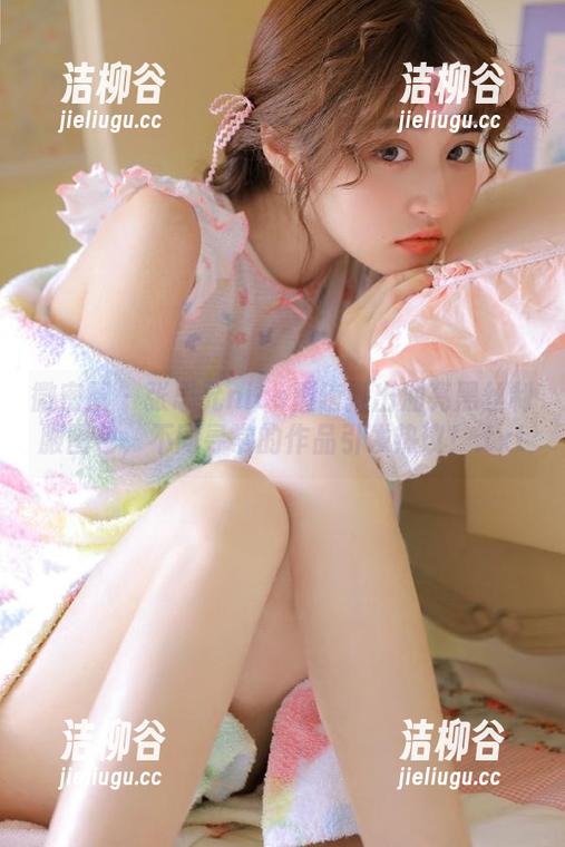 微密圈 - 张思允nice重磅推出油亮黑丝制服图包，不同寻常的作品引发热议！.txt