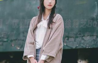 微密圈 - 优雅而又迷人的徐莉芝Booty棉袜写真，独家原图与套图分享.txt
