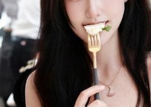 微密圈 - 每一张都是艺术，徐莉芝蓝色妖姬写真图包带你感受极致美感！.txt